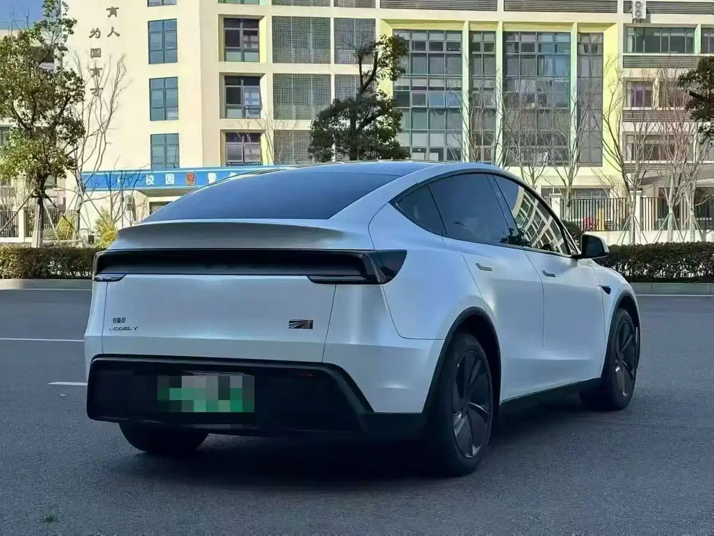 Tesla Model Y 2025 Rear-Wheel Drive фото 7