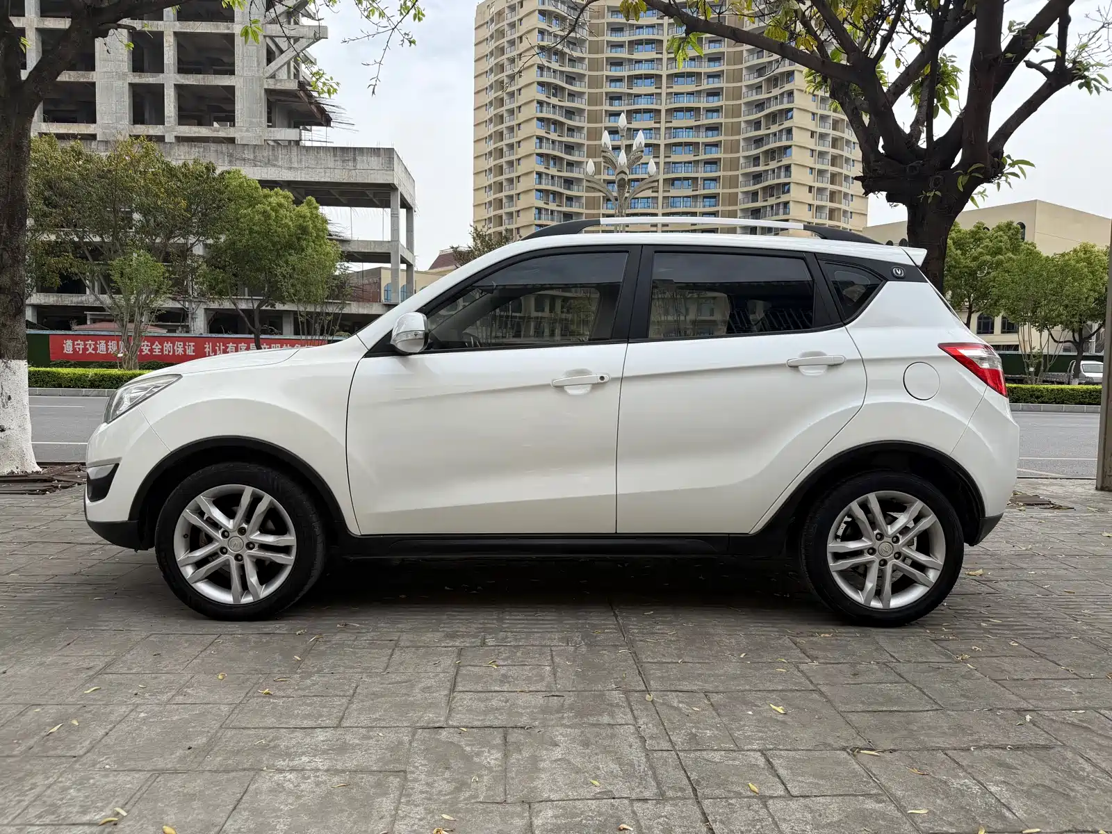 Фото 4 - Changan CS35