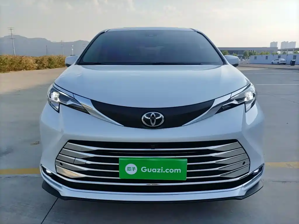 Toyota Sienna 2025 2024 2.5L Hybrid Comfort Edition