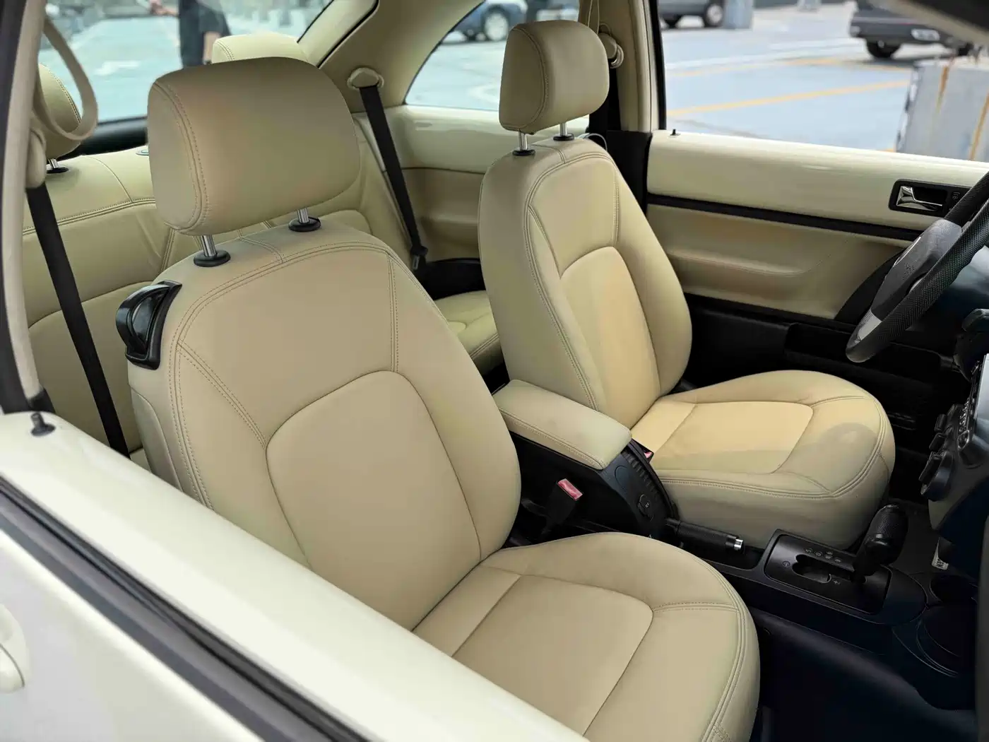 Volkswagen Beetle 2010 Model 1.6 AT фото 11