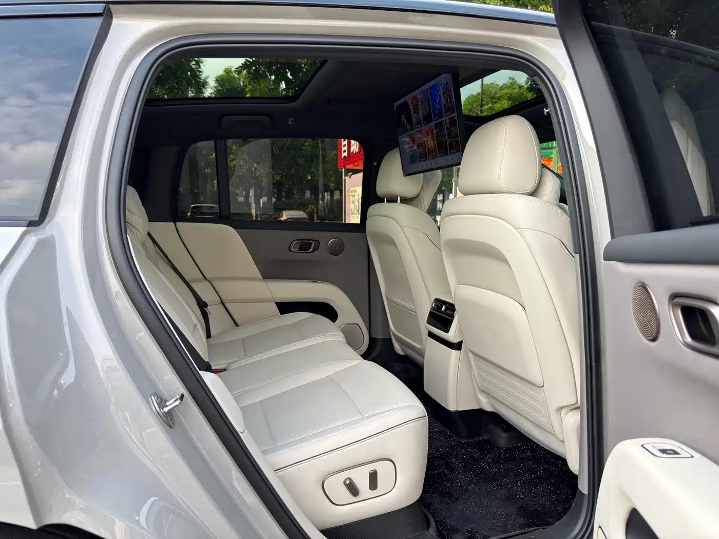 Li Auto i6 2026 2025 4WD Base Model