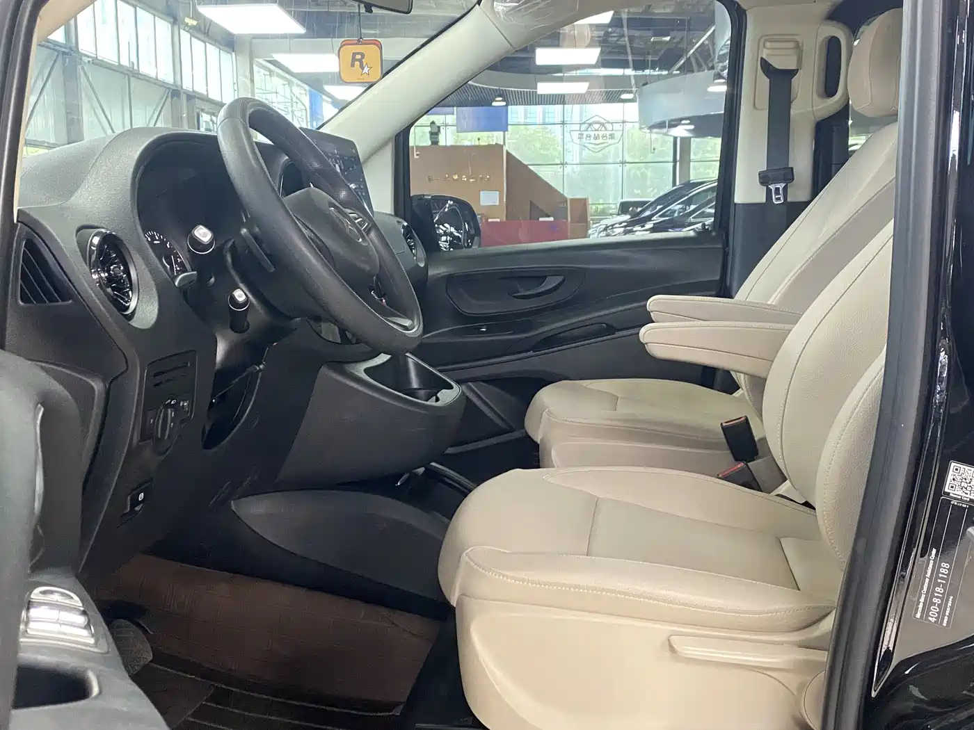 Mercedes-Benz Vito 2023 2.0T Elite 9-Seater фото 6