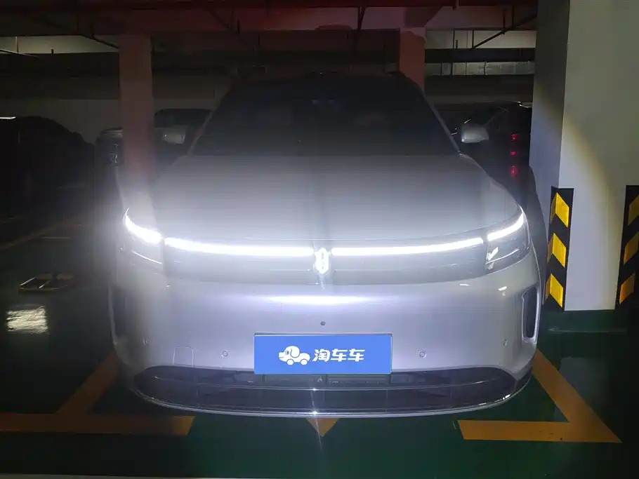 AITO Wenjie AITO M7 2024 1.5T Smart Drive RWD Ultra 5-seater фото 2