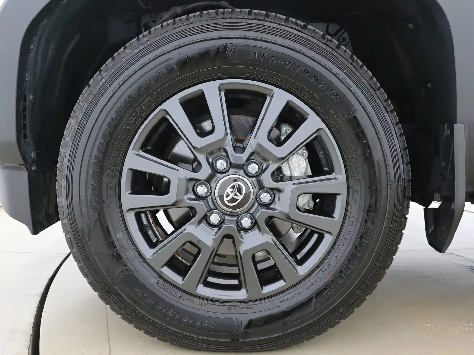 Photo 16 - Toyota Prado