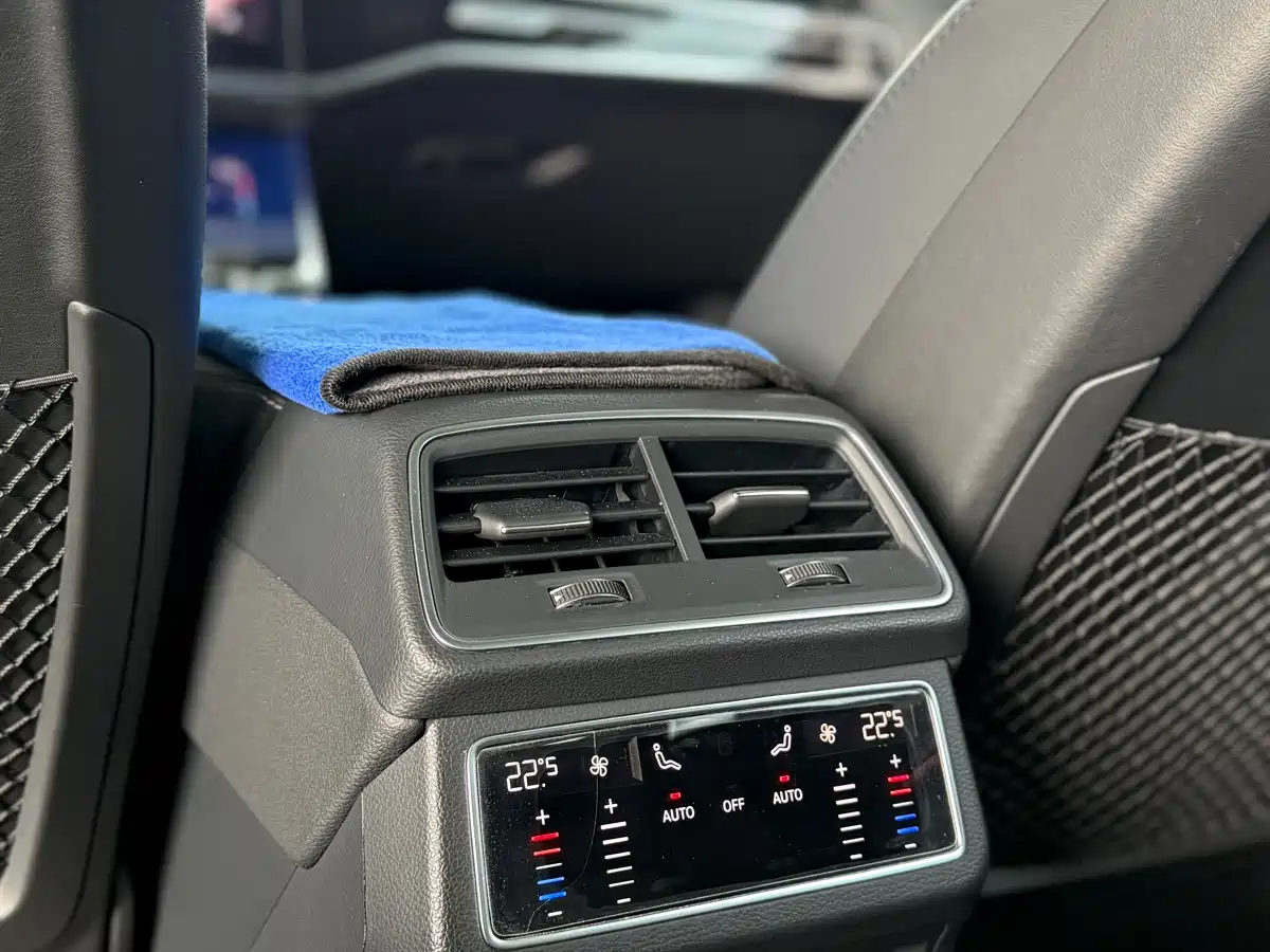 Audi A6L 2021 45 TFSI Exclusive Sport фото 12