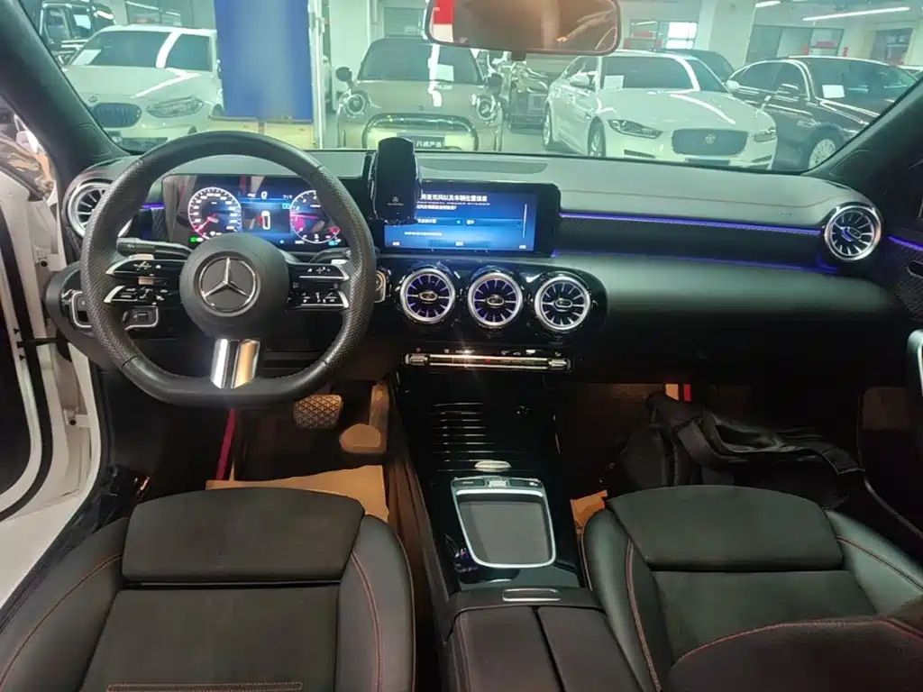 Mercedes-Benz A-Class 2025 2025 A 200 L Fashion Edition