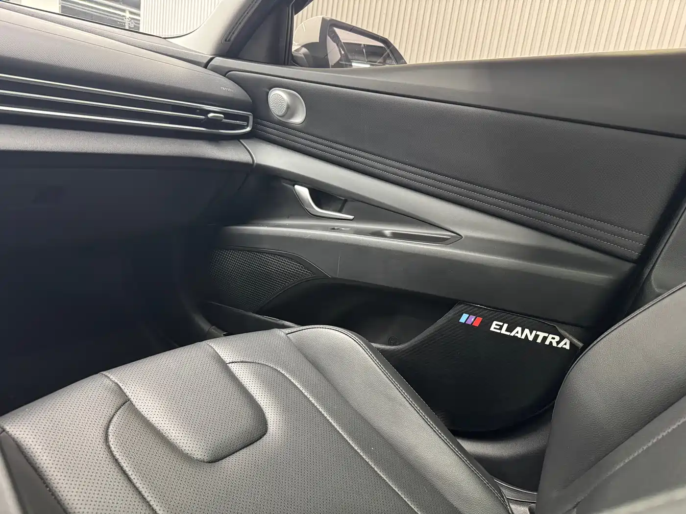 Hyundai Elantra 2023 1.5L CVT GLX Elite Edition фото 17