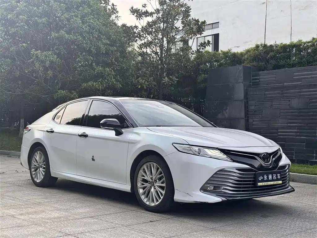 Toyota Camry 2019 2.5G Luxury Edition China VI фото 3