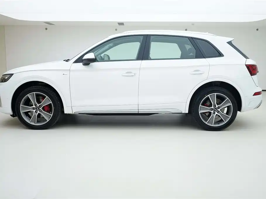Audi Q5L 2022 45T Luxury Dynamic фото 3