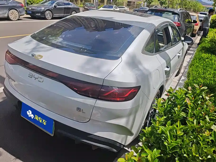BYD Qin L 2024 DM-i 120KM Leading фото 3