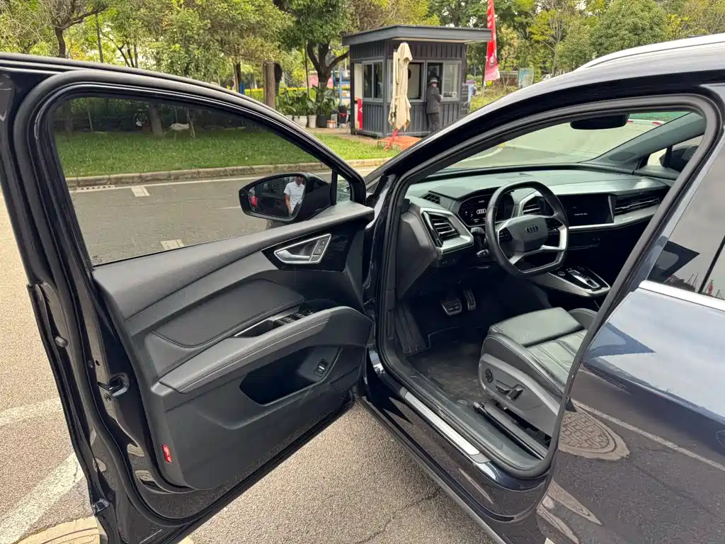 Audi Q4 e-tron 2023 2023 40 e-tron Pioneer Edition