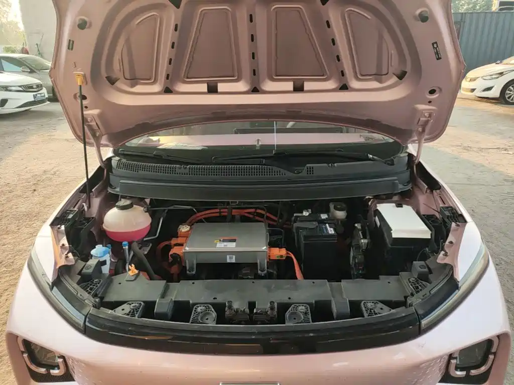 Фото 20 - Geely Geometry E Firefly