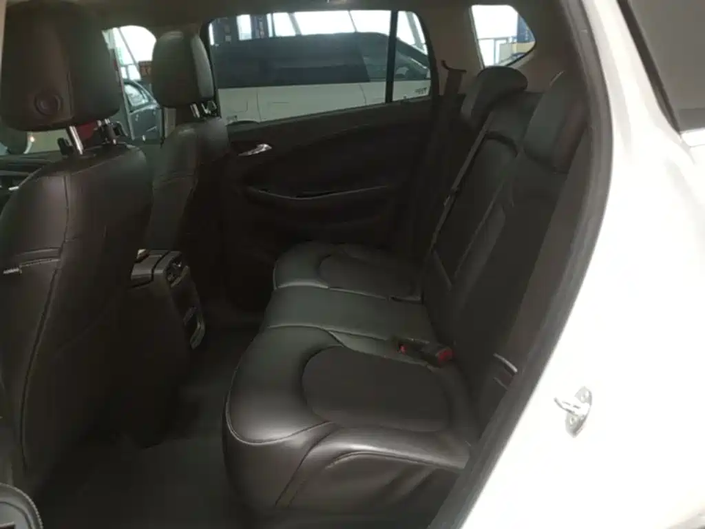 Фото 17 - Buick Envision Plus