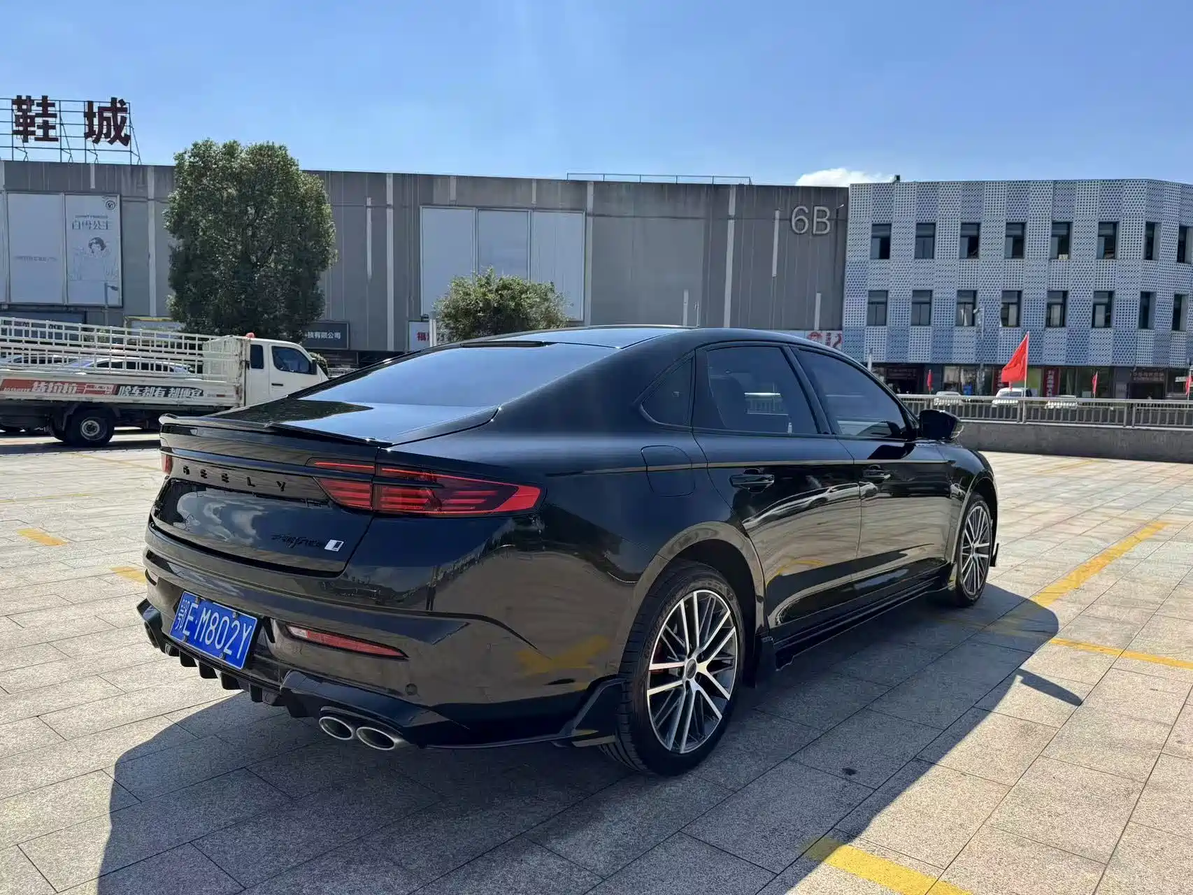 Фото 7 - Geely Preface