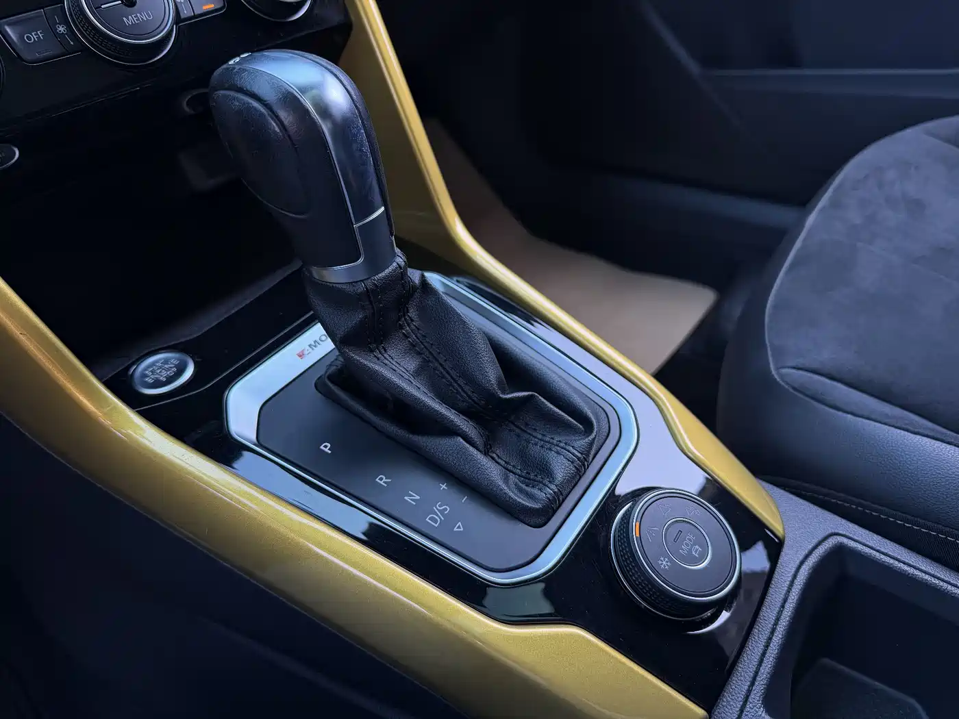 VOLKSWAGEN T ROC EXPLORING SONGS