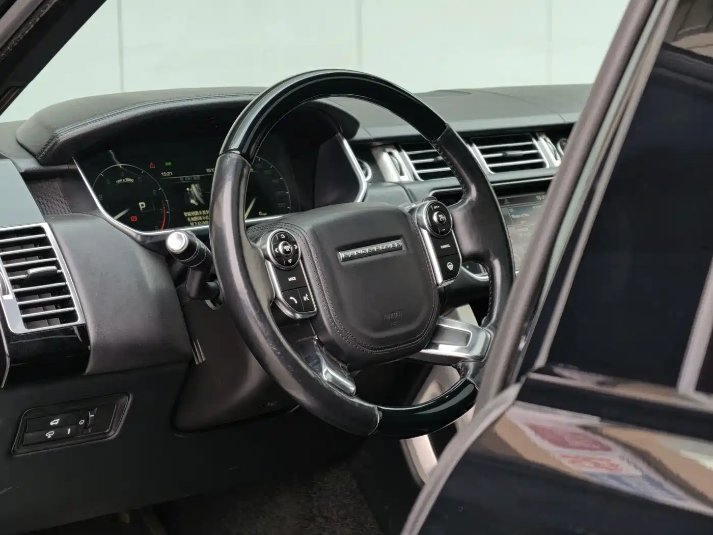Land Rover Range Rover 2015 3.0 SC V6 Obsidian Limited Edition фото 6