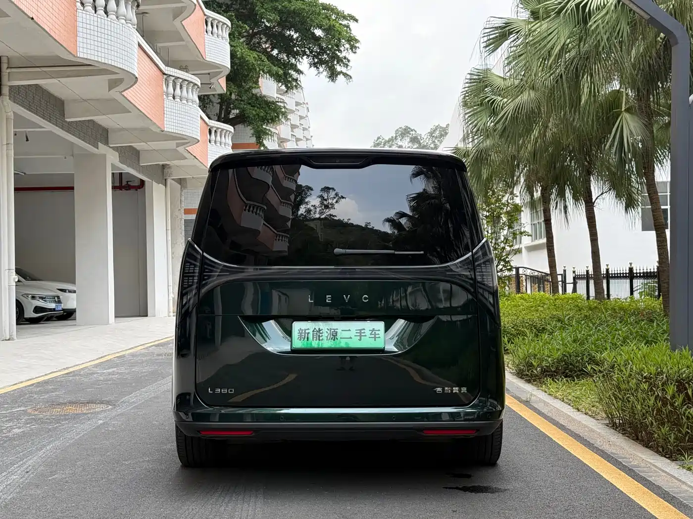 Geely Galaxy Yizhen L380 2025 Model 805km Flagship Edition AWD фото 5