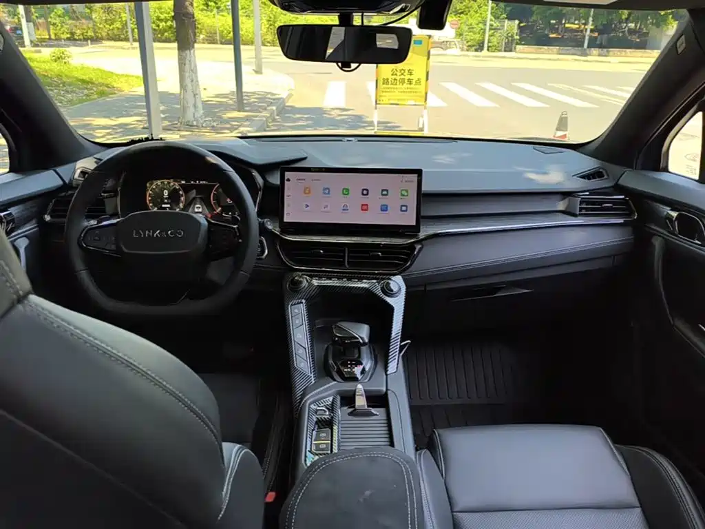 Lynk & Co 06 2023 Remix 1.5T Power Pro фото 16