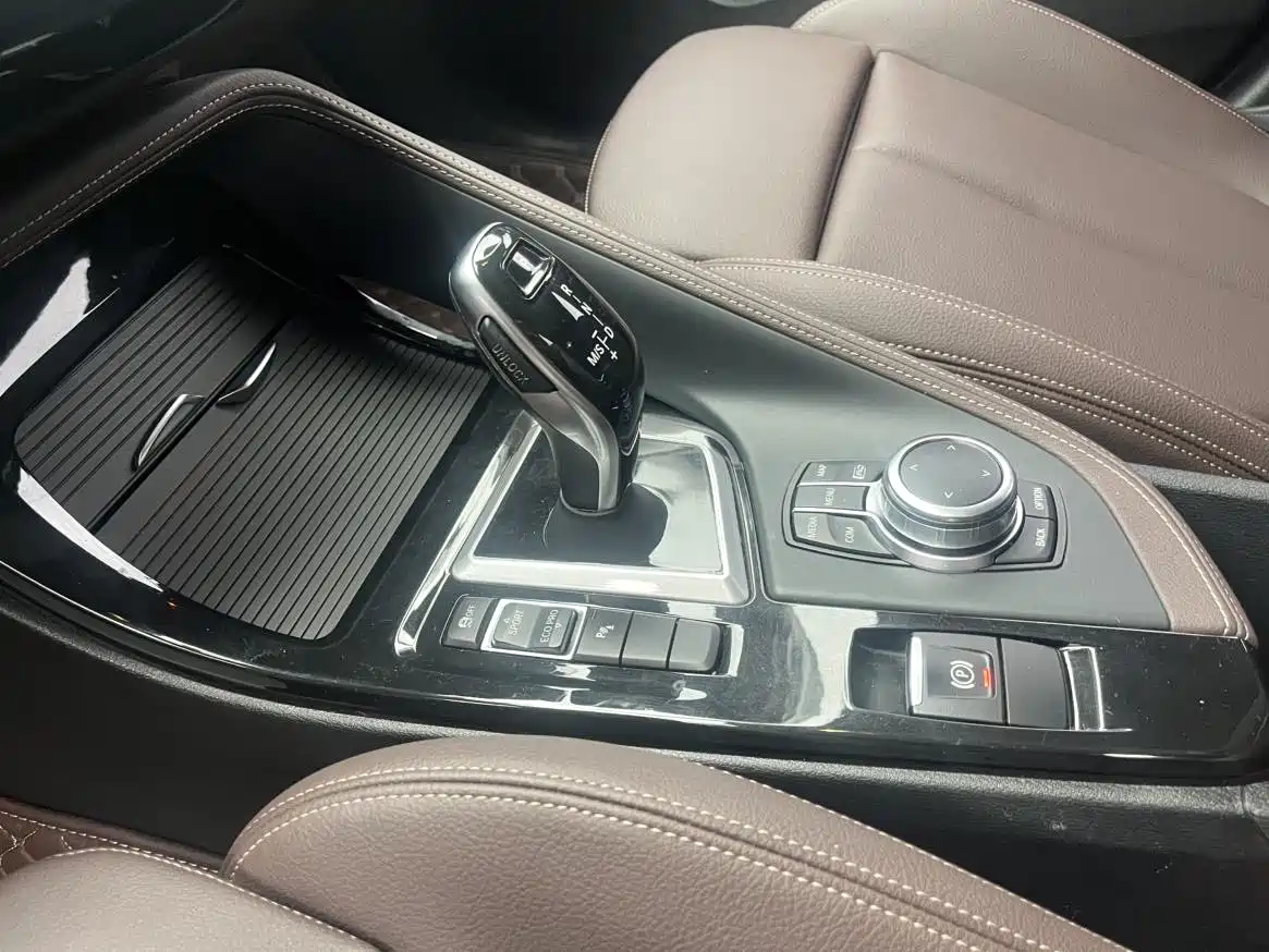 BMW X2 2023 sDrive25i M Sport Shadow Edition фото 8
