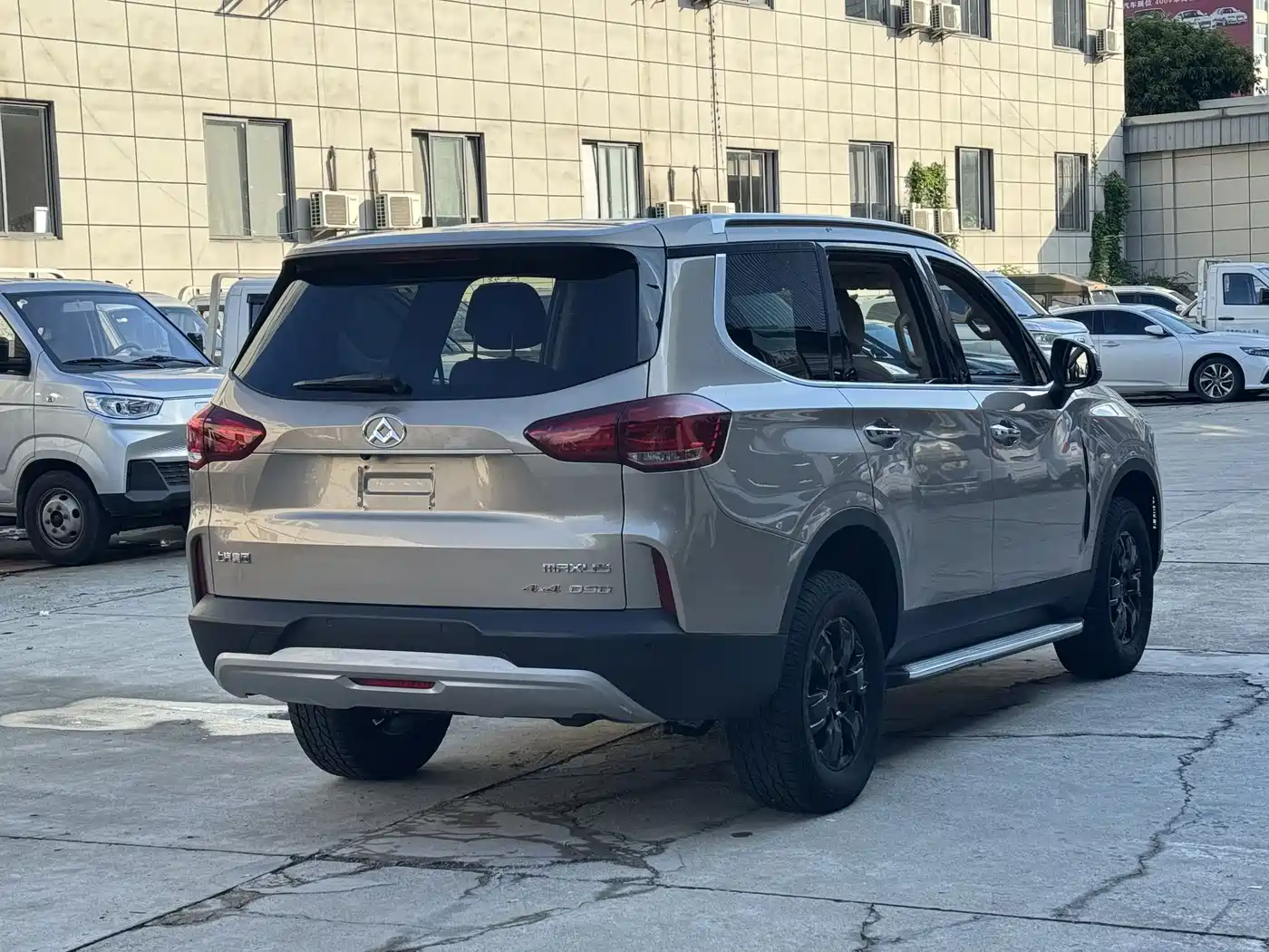 2018 Maxus D90
