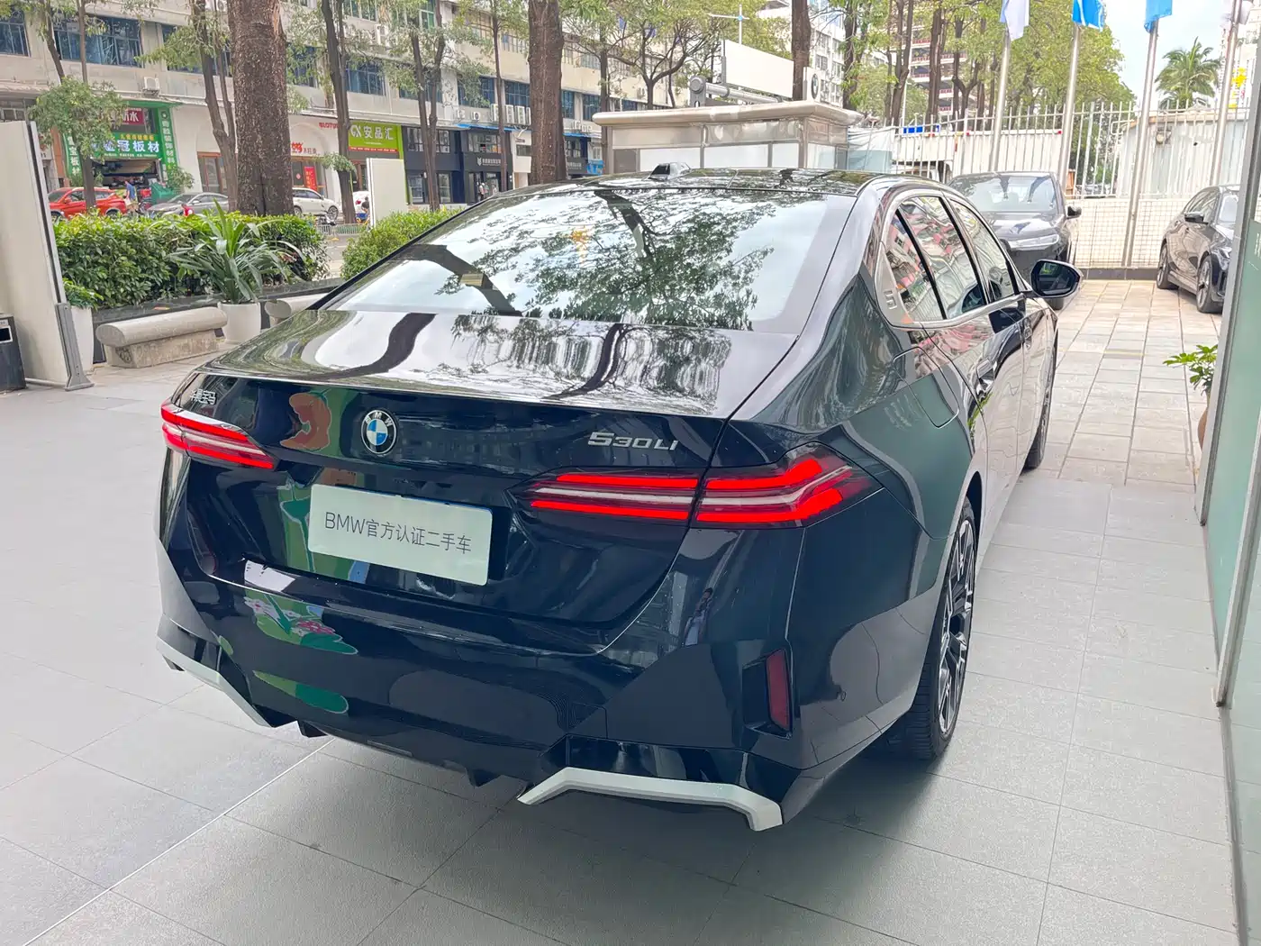 BMW 5 Series 2025 530Li Premium M Sport Package фото 4