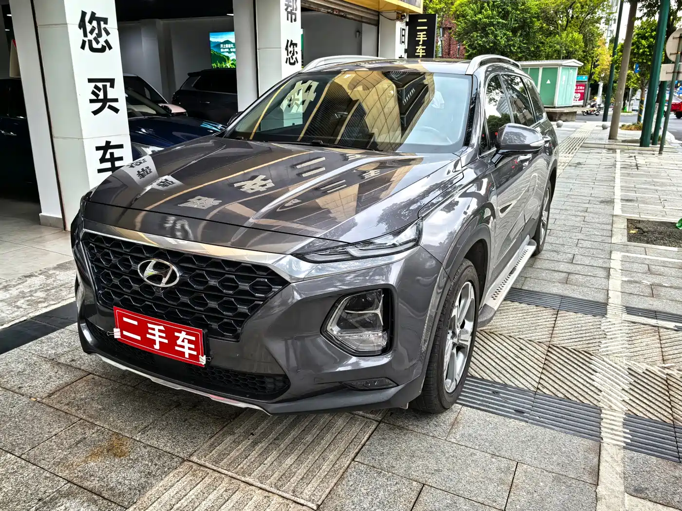 Фото 4 - Hyundai Santa Fe
