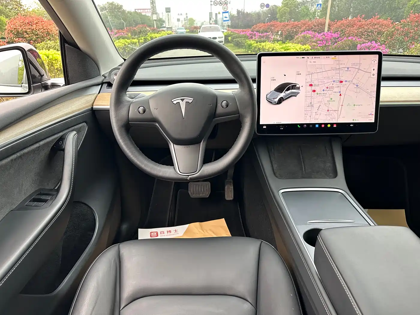 TESLA MODEL Y