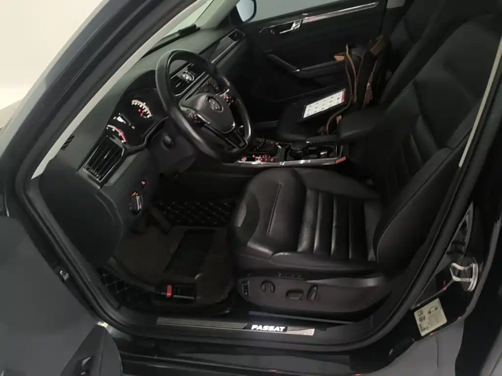 Photo 11 - Volkswagen Passat