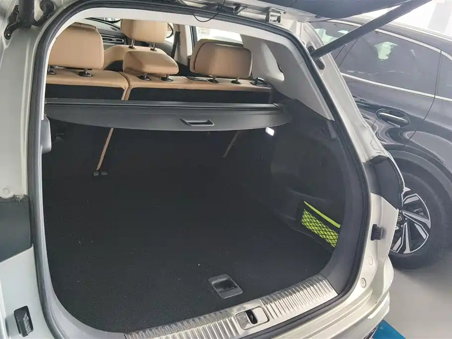 Hongqi HS5 2023 2.0T 4WD Flag Leader Pro фото 4