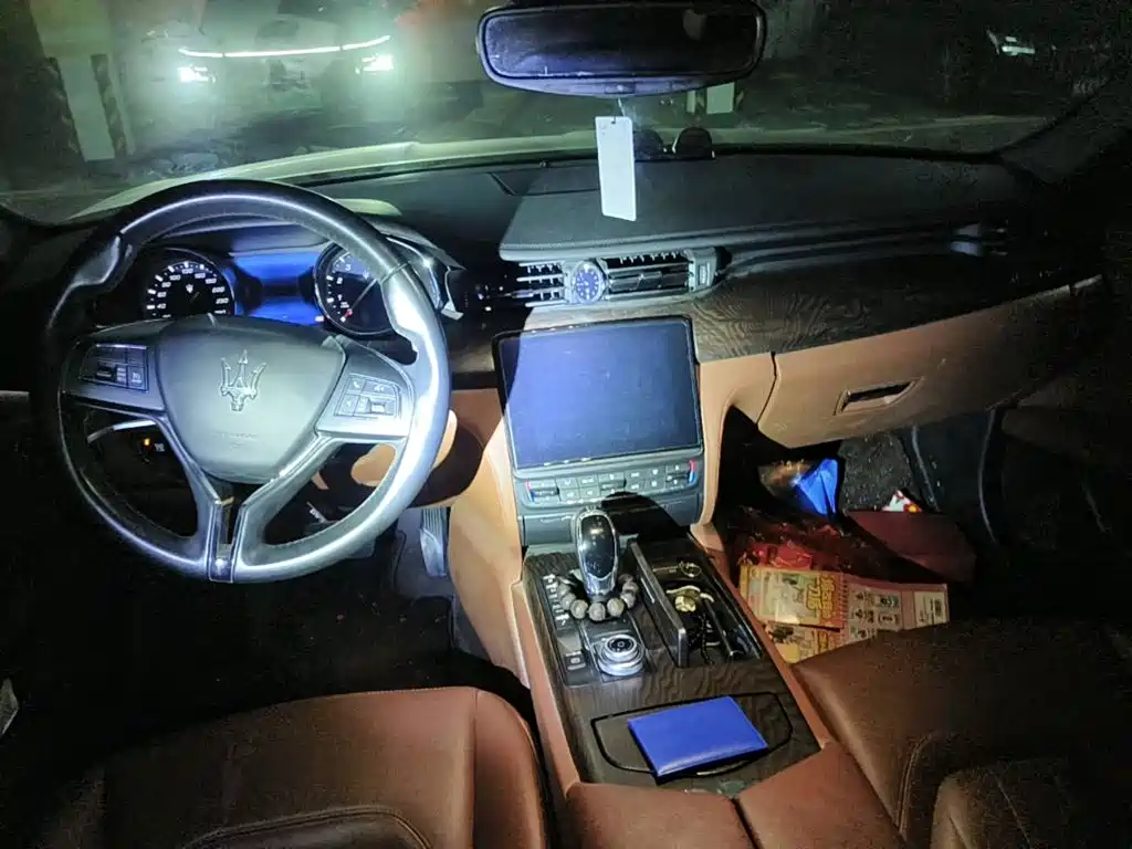 Фото 12 - Maserati Quattroporte