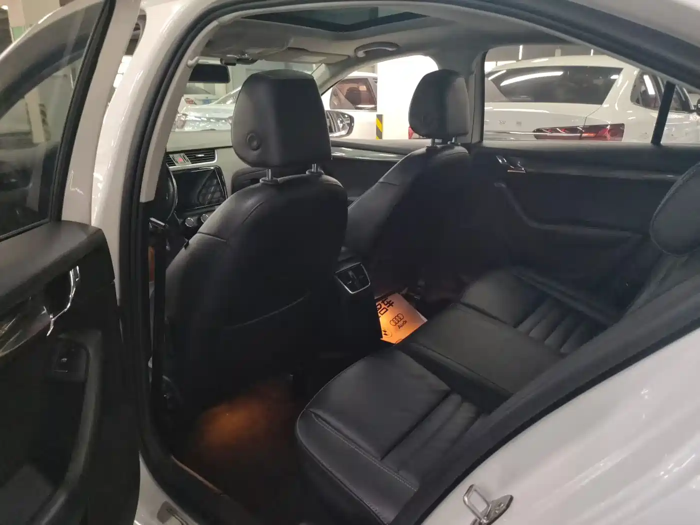 Škoda Octavia 2017 1.6L Automatic Smart Edition фото 8
