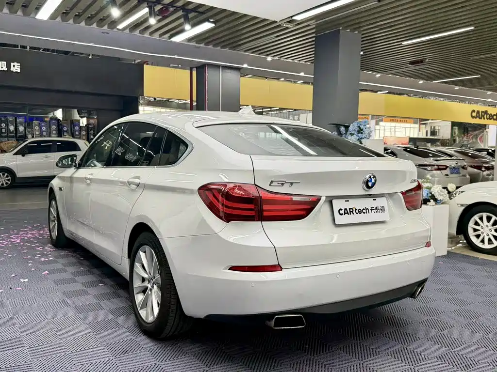 BMW 5 Series GT 2016 2015 528i Leading