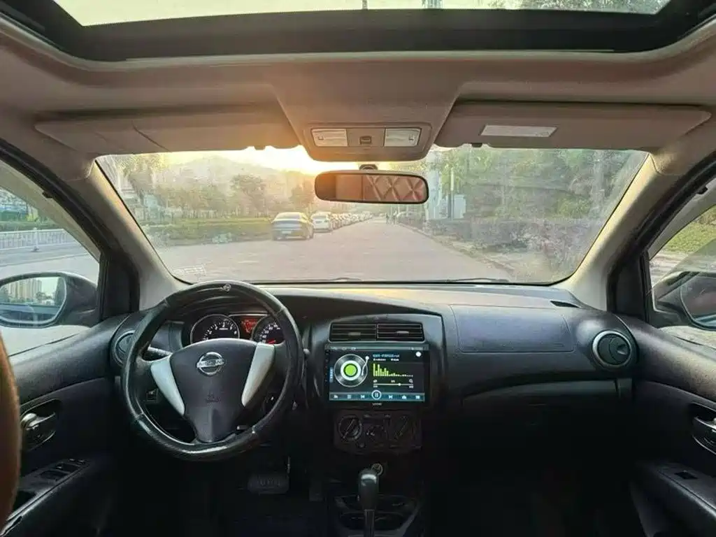 Photo 6 - Nissan Livina