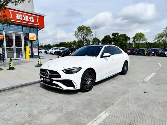 Mercedes-Benz C-Class 2024