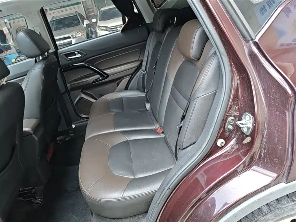 GAC Trumpchi Trumpchi GS4 2016 235T G-DCT Elite Edition фото 17