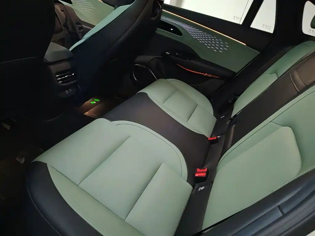 Hongqi EH7 2026 2025 690 Smart Selection Edition