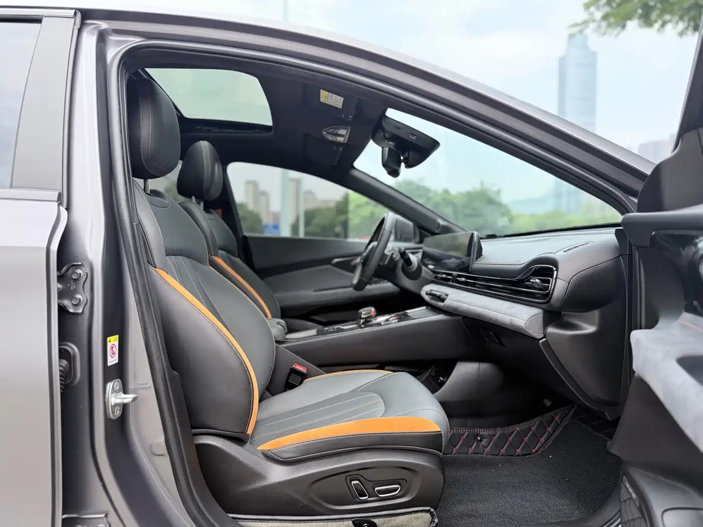 GAC Trumpchi Trumpchi Emkoo 2022 270T DCT J16 R-style Track Edition фото 10