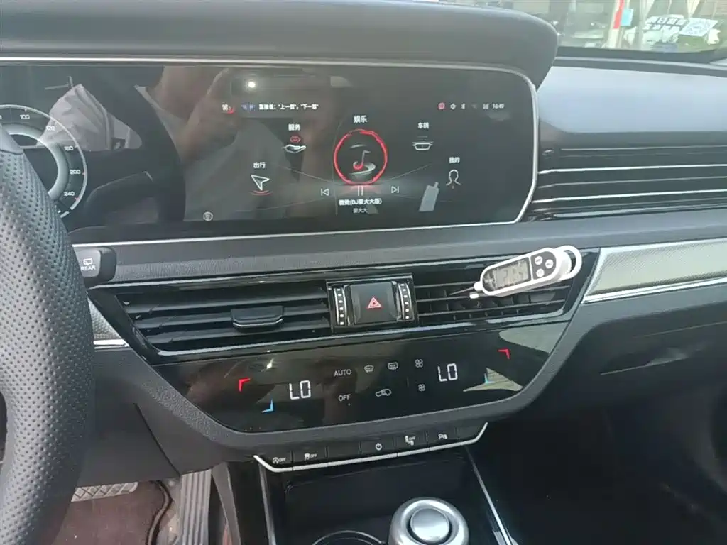 Hongqi HS5 2022 Facelift 2.0T Smart Flag Enjoyment Edition фото 13
