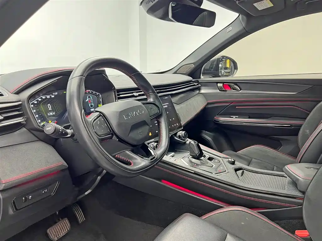 Lynk & Co 05 2020 2.0TD 4WD Halo Edition фото 15
