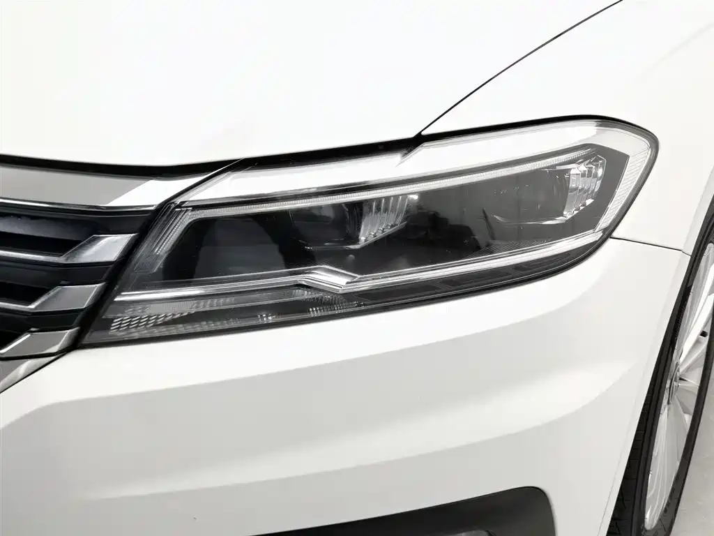 Volkswagen Lavida 2022 1.5L Auto Comfort Edition фото 7