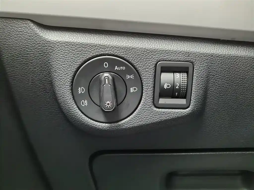 Volkswagen Lavida 2022 1.5L Auto Comfort Edition фото 21