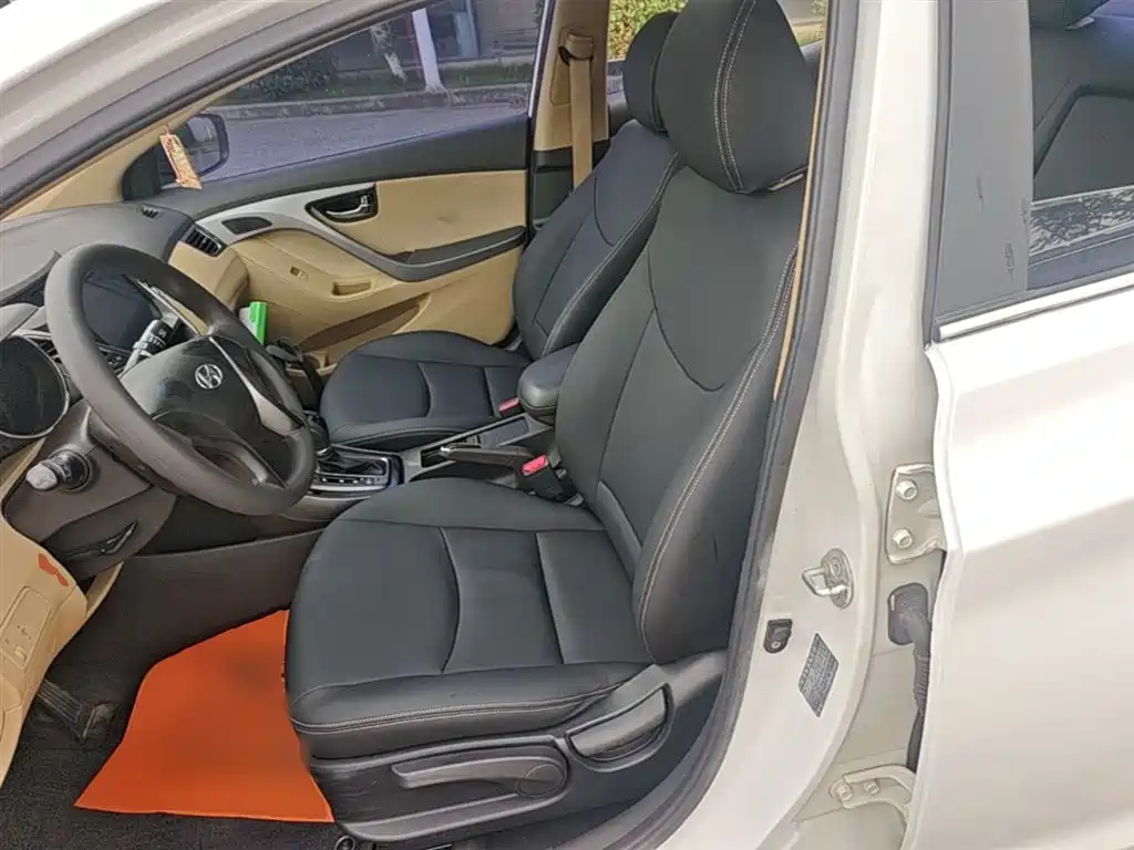 Hyundai Langdong 2013 1.6L Automatic Leading фото 15