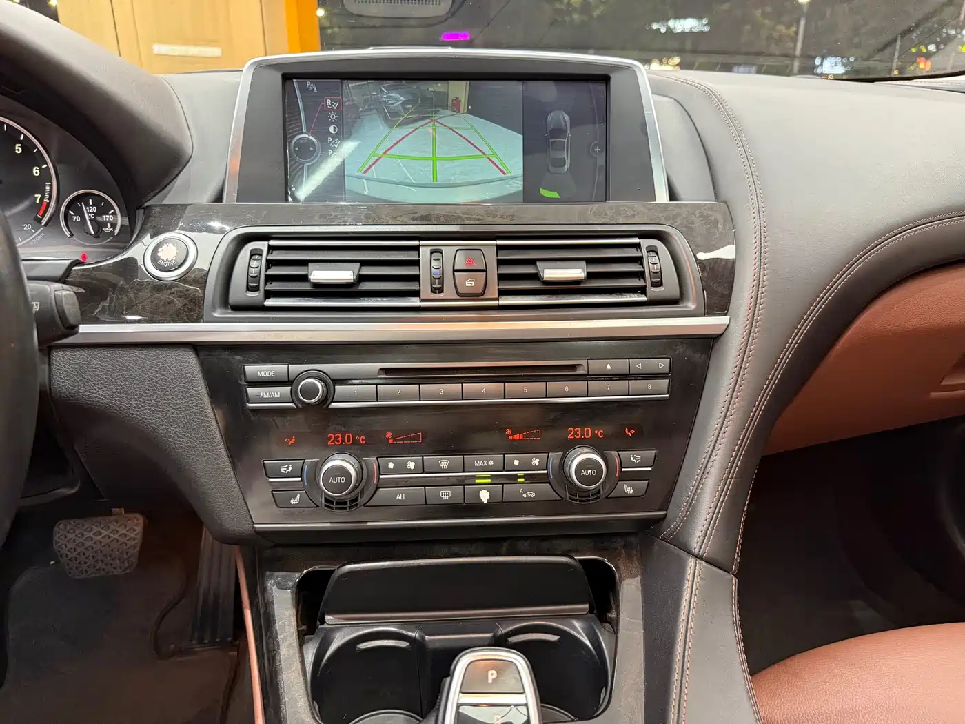 BMW 6 Series 2012 650i Coupe фото 15