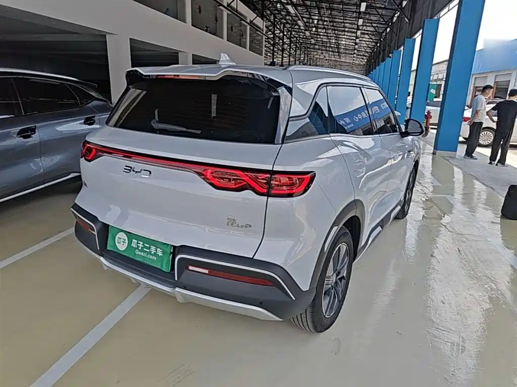 BYD Yuan UP 2024 401KM Surpass Edition фото 7