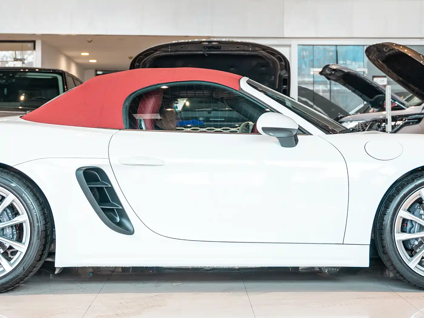 Porsche 718 2022 Boxster 2.0T фото 3