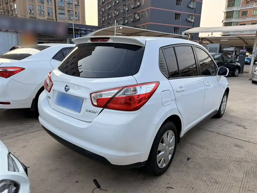 Venucia R50 2015 2014 1.6L Automatic Exciting Edition