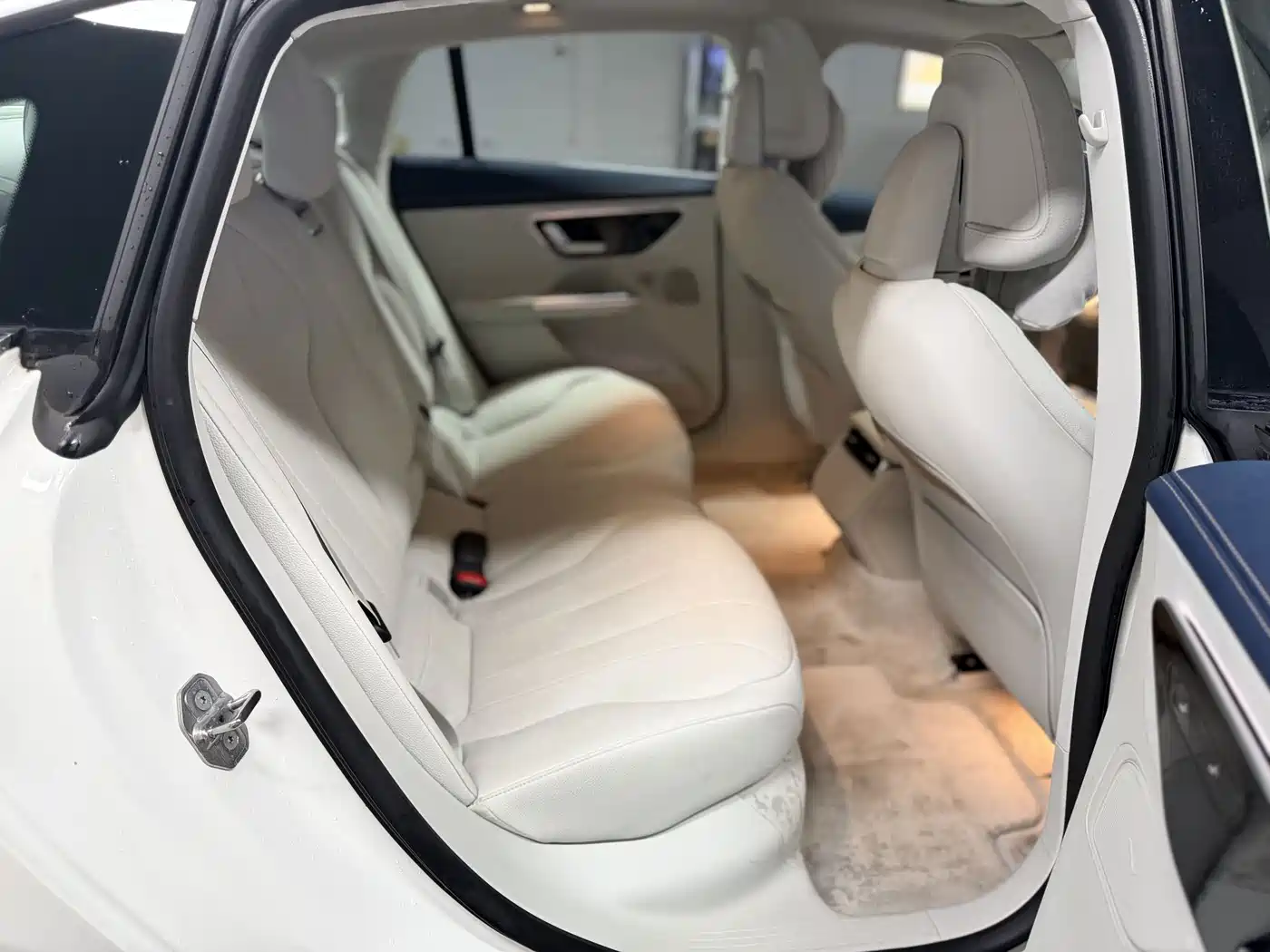 Mercedes-Benz EQE 2025 2025 Model 500 4MATIC Luxury Edition