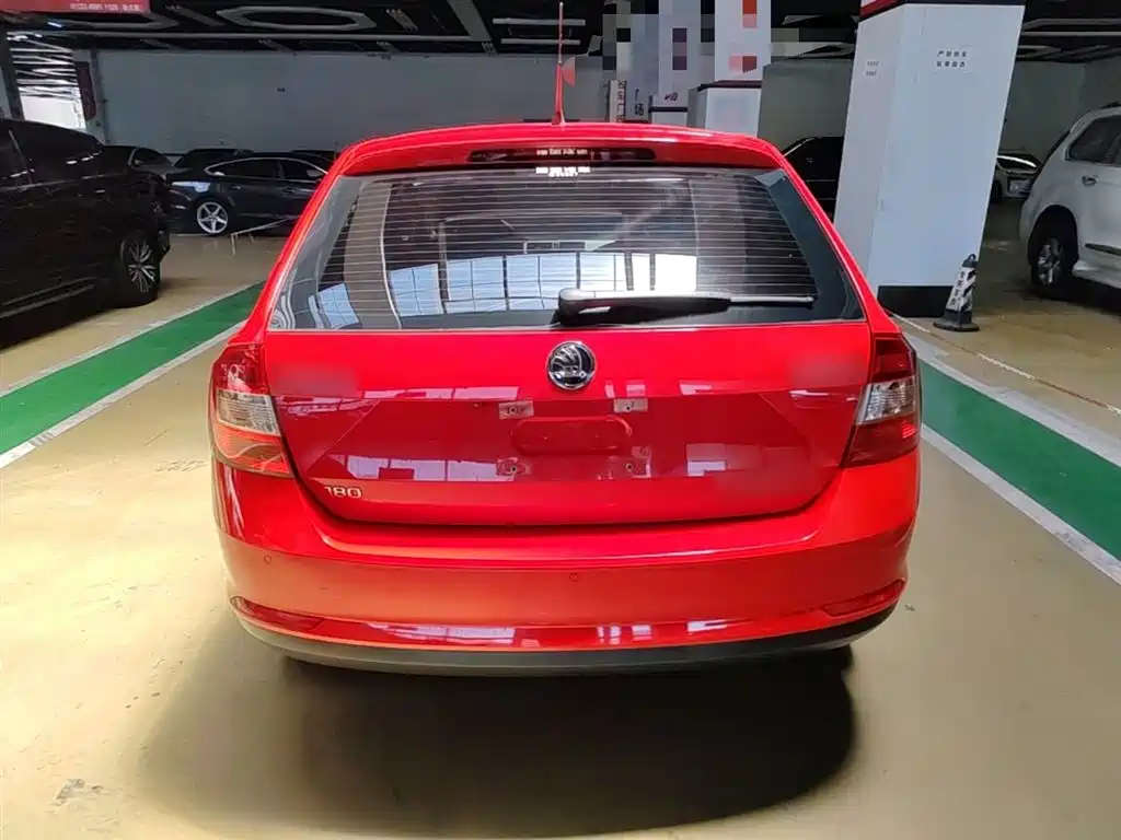 Škoda Skoda Rapid Spaceback 2016 Facelift 1.6L Automatic Innovation Edition фото 6
