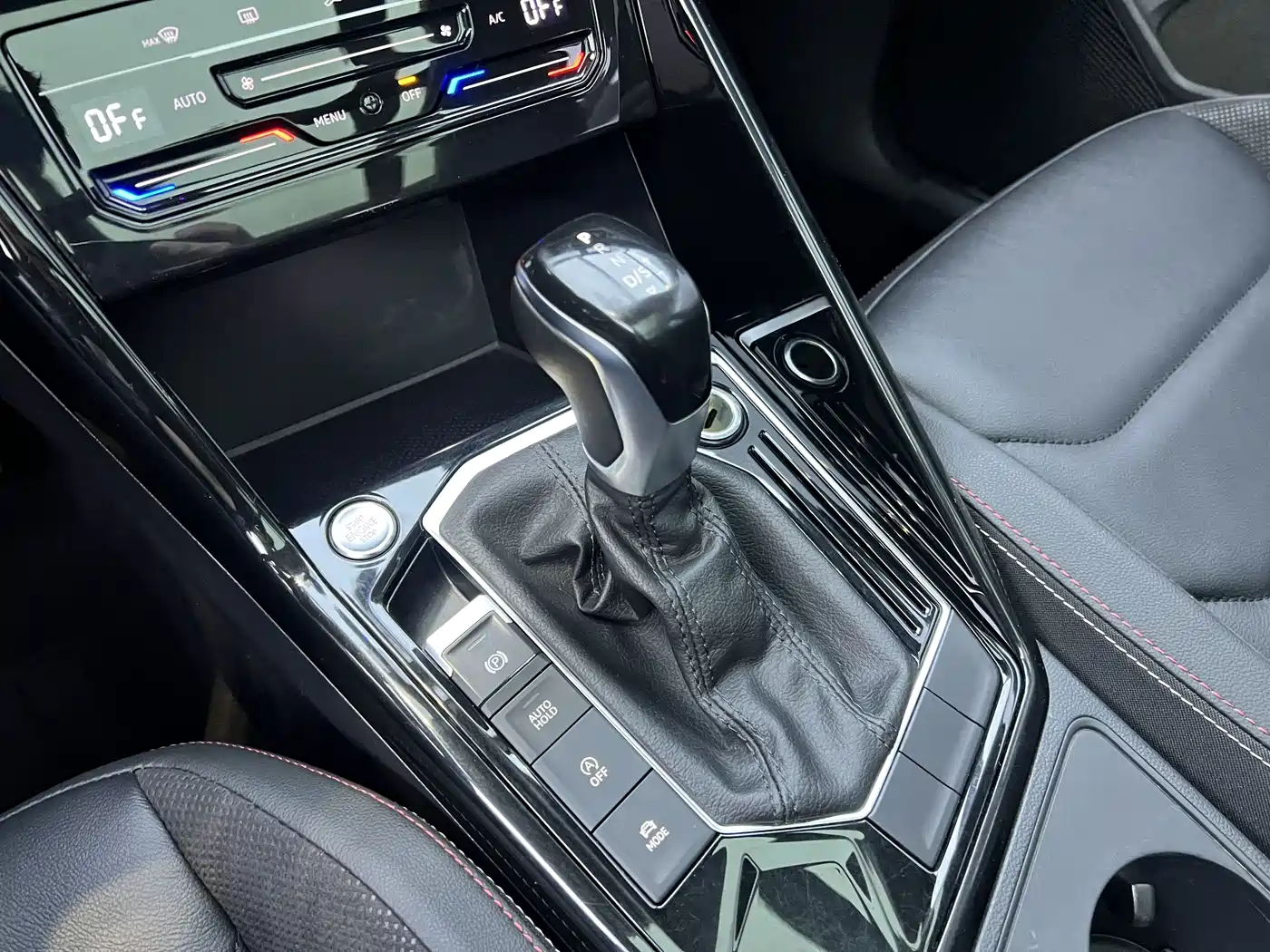 Volkswagen Tayron 2022 280TSI 2WD Luxury Smart Connect Edition фото 11