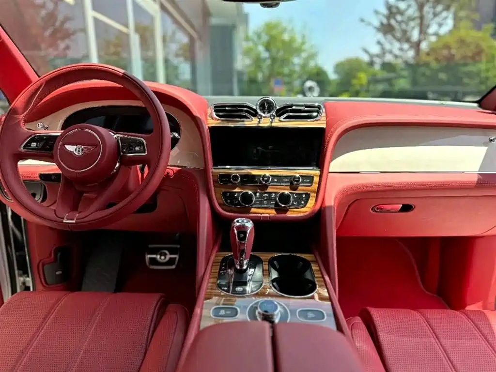 Bentley Bentayga 2024 2023 4.0T V8 Elegance Edition